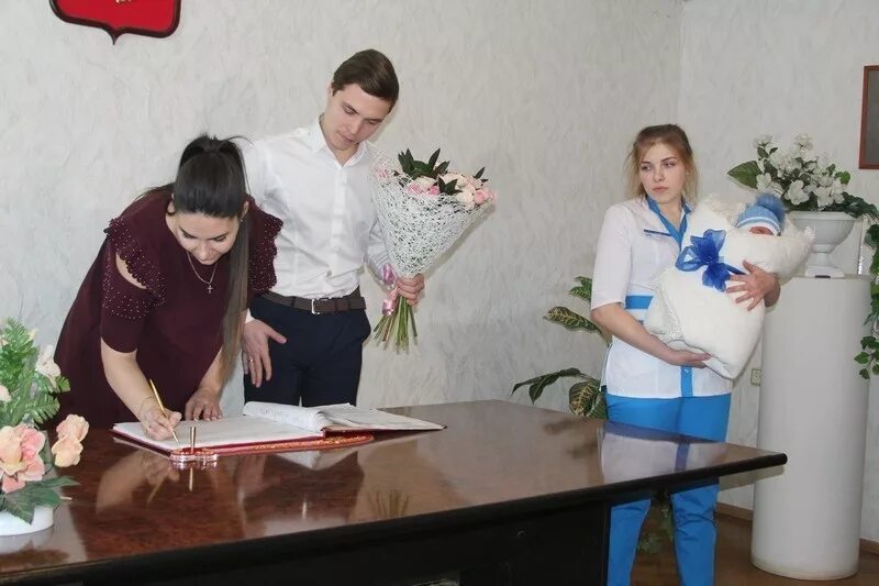 Роддом новомосковск тульская область. Роддом новомосковск фото. Новомосковский роддом фото. Роддом новомосковск тульская область. Роддом новомосковск тульская область.