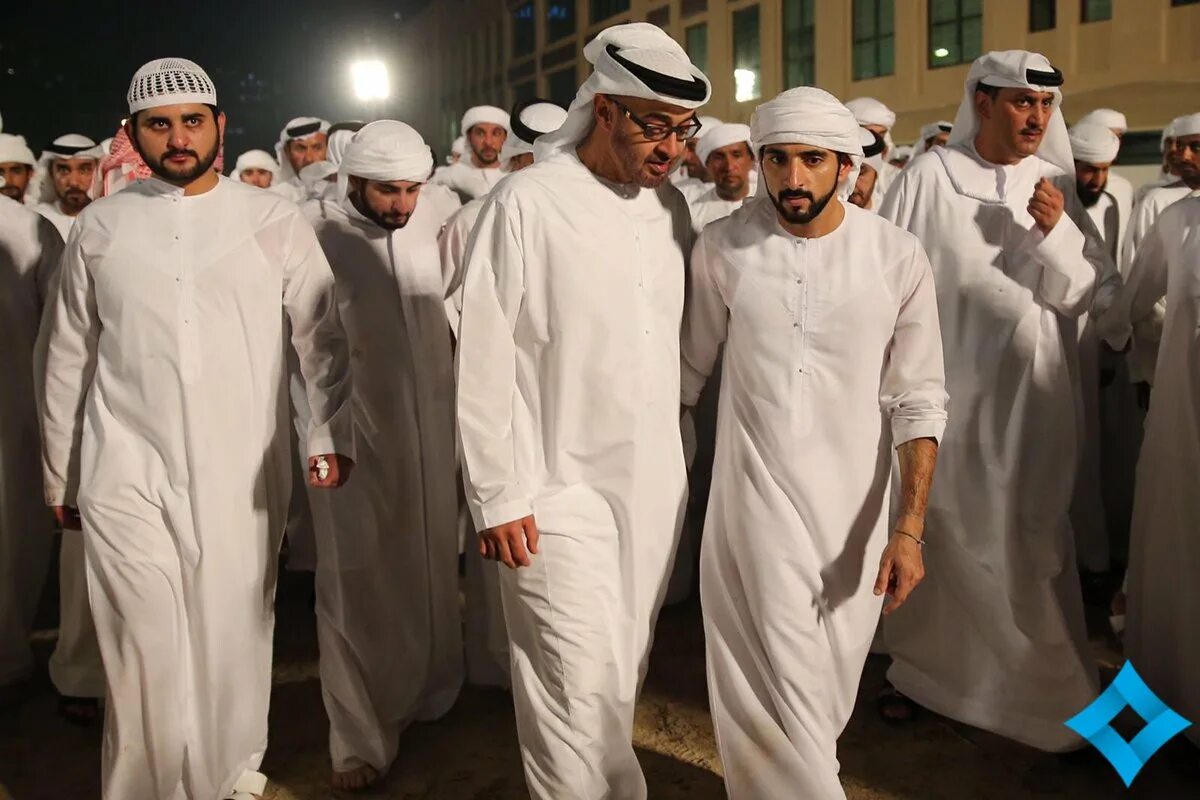 Правители дубая книга. Sheikh Rashid Funeral. Sheikh Rashid, son of Dubai's Ruler, dies of Heart Attack. Секретные документы Викиликс Аль Мактум.
