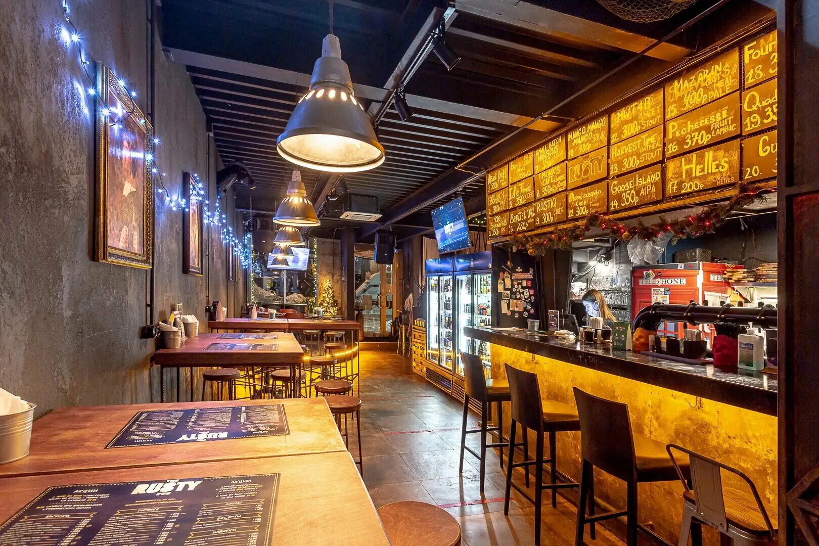 Rusty pub. Rusty паб москва. паб большая дмитровка. дмитровская расти паб. английский бар в москве.