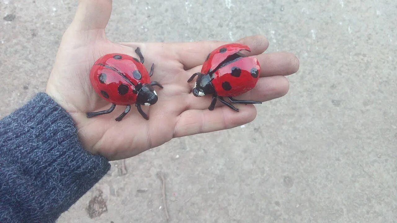 Grounded божья коровка. Кованая Божья коровка. Памятник Божьей коровке в Волгограде. Коровка ковка. Кованная Божья коровка фото.