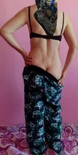 Koylaklardagi qizlarning erotik fotosuratlari