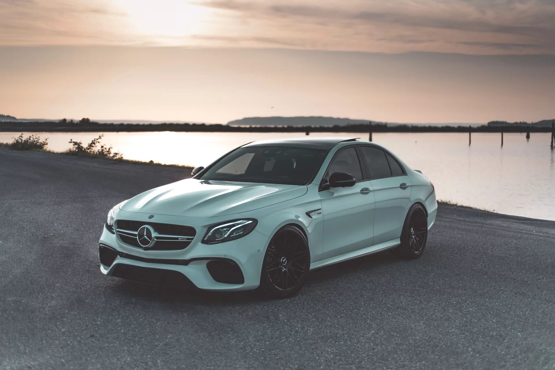 Mercedes e63s w213. Мерседес е63 АМГ. Mercedes e63 AMG. Mercedes e63 AMG w213. Mercedes Benz e63 AMG w213.