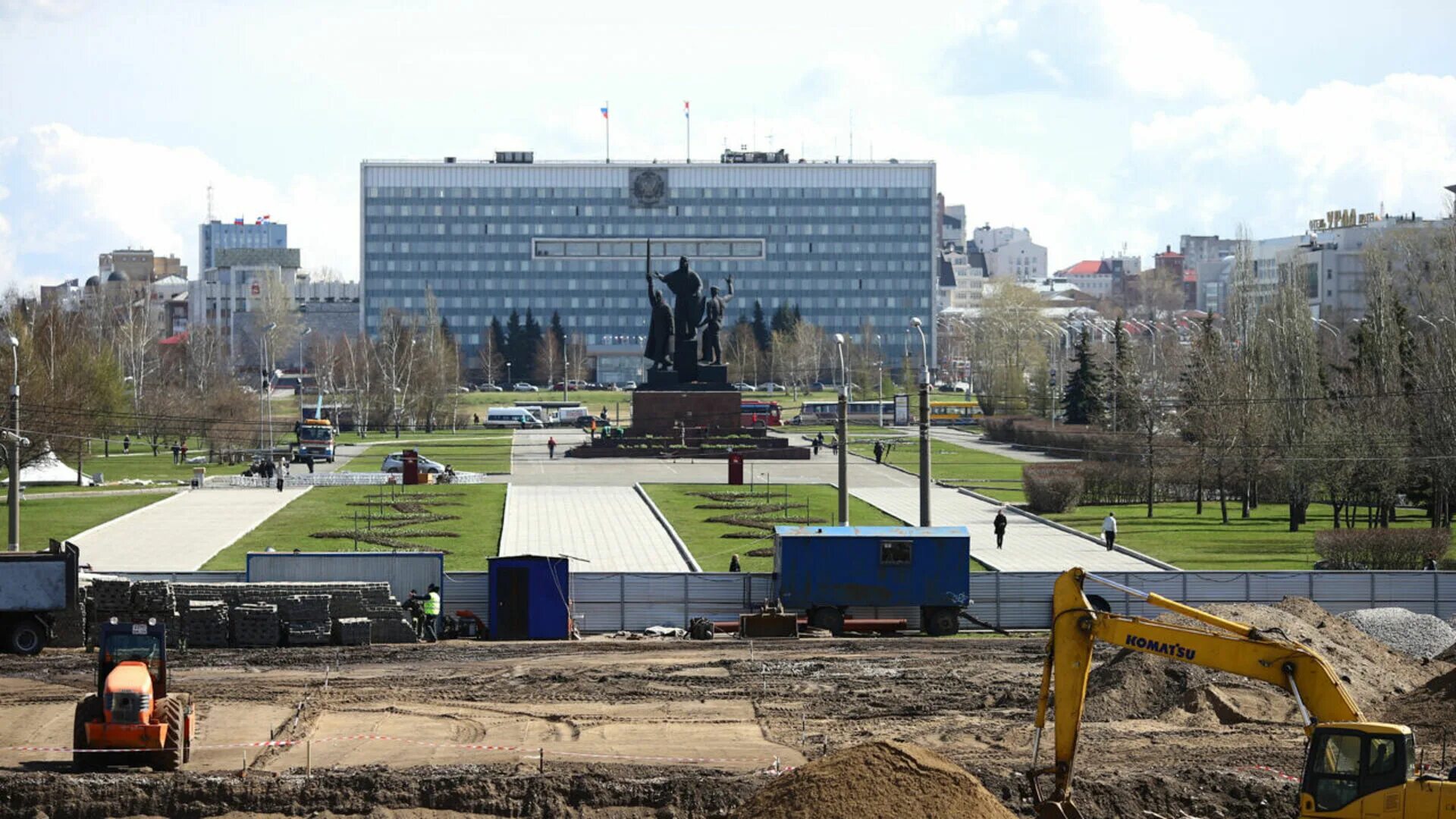 Городской сайт пермь. Парк городская Эспланада Пермь. Пермь Центральная площадь. Вид на эспланаду Пермь. Улица Ленина Пермь Эспланада.