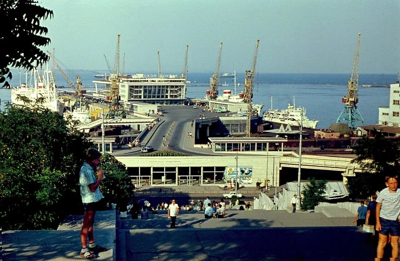 Одесская ссср. Одесса морской вокзал. Морской вокзал Одесса 70е. Одесский морской вокзал в СССР. Одесса порт СССР.