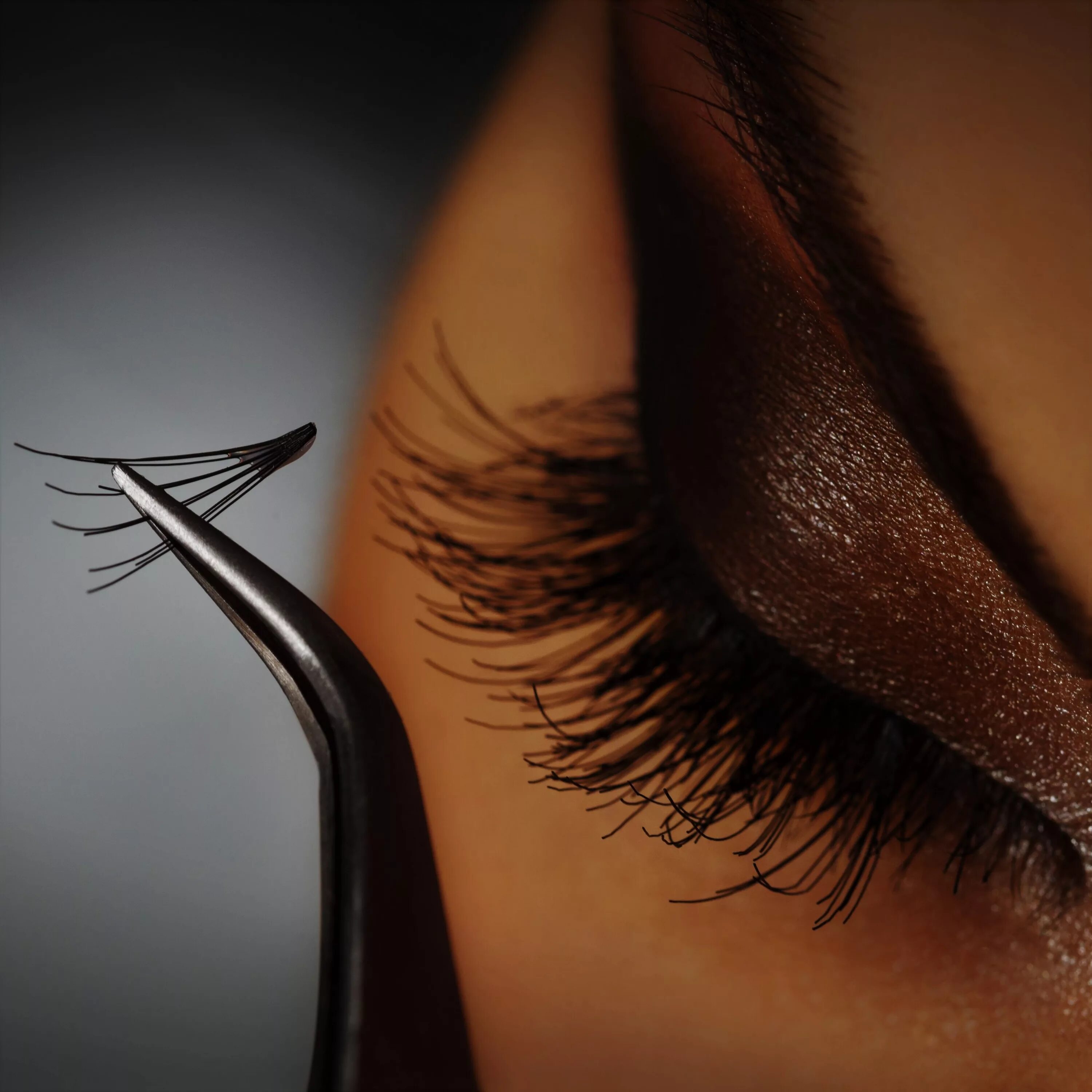 Extend lashes