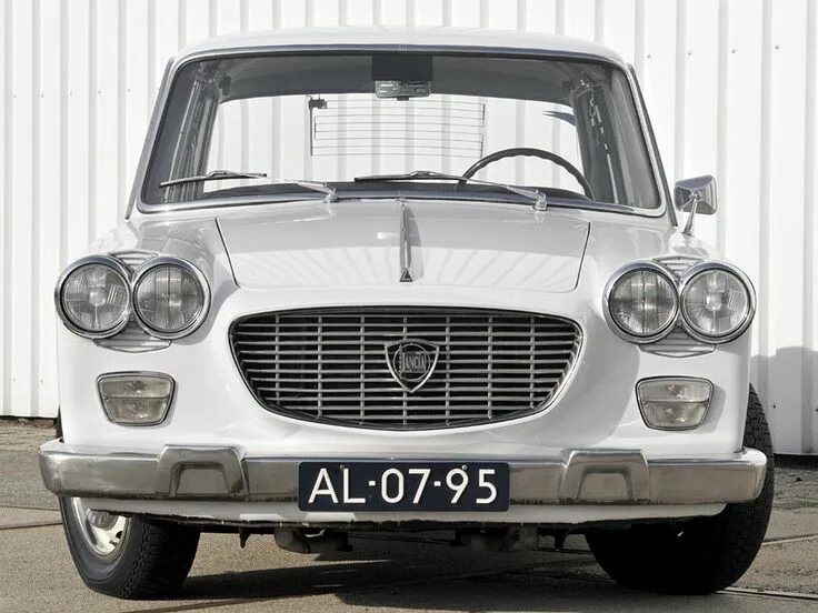 Машина флавия. Автомобиль lancia flavia 1960. лянча флавия 1961. лянча 1960. лянча 1963 1 43.