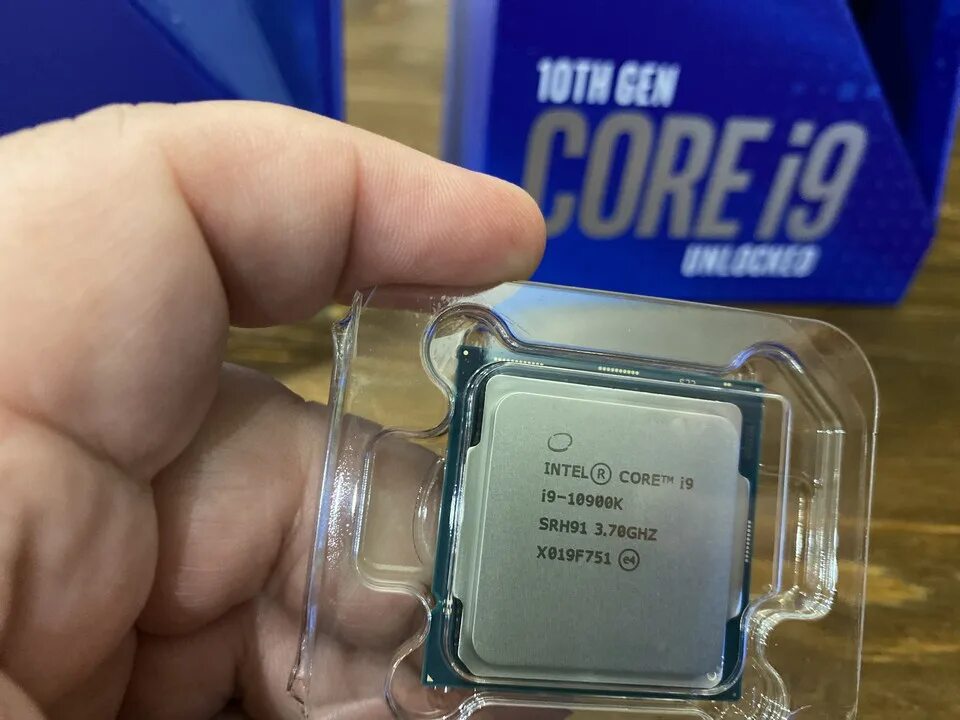 Интел k. Intel Core i9-10900k. Процессор Intel i9 10900k. Процессор Intel Core i9. Intel Core i9-10900k OEM.