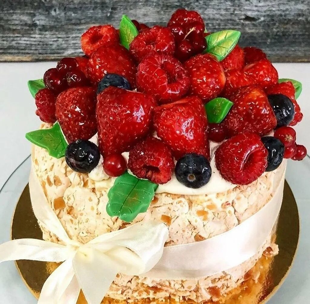 Шикарный торт на день рождения. Вкусный торт. Очень красивые тортики. Красивые и вкусные тортики. Включи красивые тортики.
