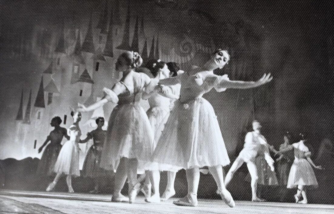 балет щелкунчик чайковский 19 век. юрий посохов балет щелкунчик. галина уланова щелкунчик 1934. галина уланова балерина. уланова в балете щелкунчик.