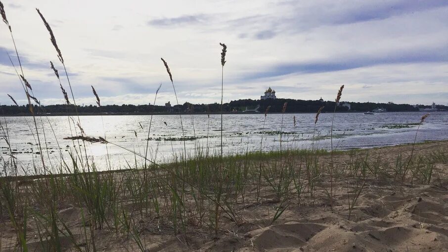 Маловодье Рыбинского водохранилища. Уровень воды в Рыбинском водохранилище. Рыбинка уровень воды. Рыбинское водохранилище в малую воду.