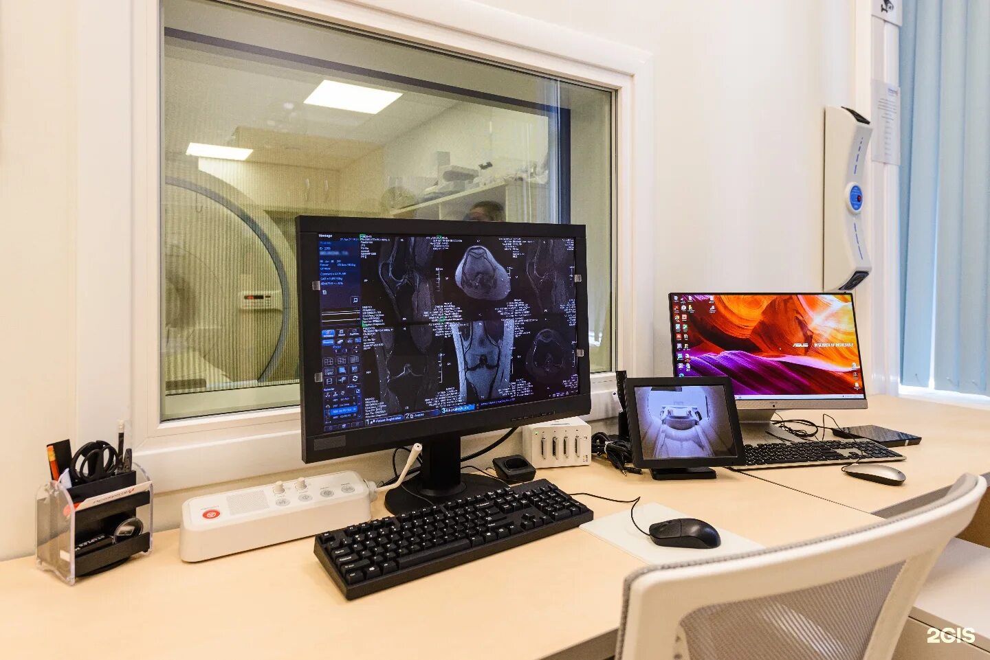 Центр приоритет санкт петербург. Приоритет медцентр спб. Витебский 41 медицинский центр. Центр приоритет санкт петербург. Шаврова 26 медицинский центр приоритет.