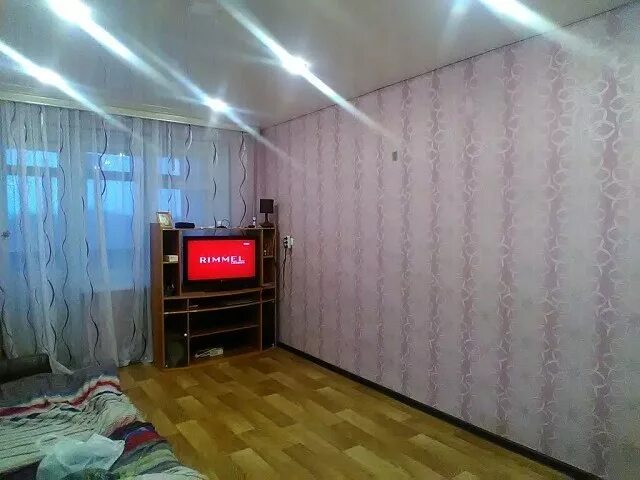 Дизайн зала в о вторичке. 2ух комнатные квартиры. Благовещенск демьяна бедного 69 двухэтажный дом. Однокомнатная ленпроект эркерная. 11 микрорайон тобольск.