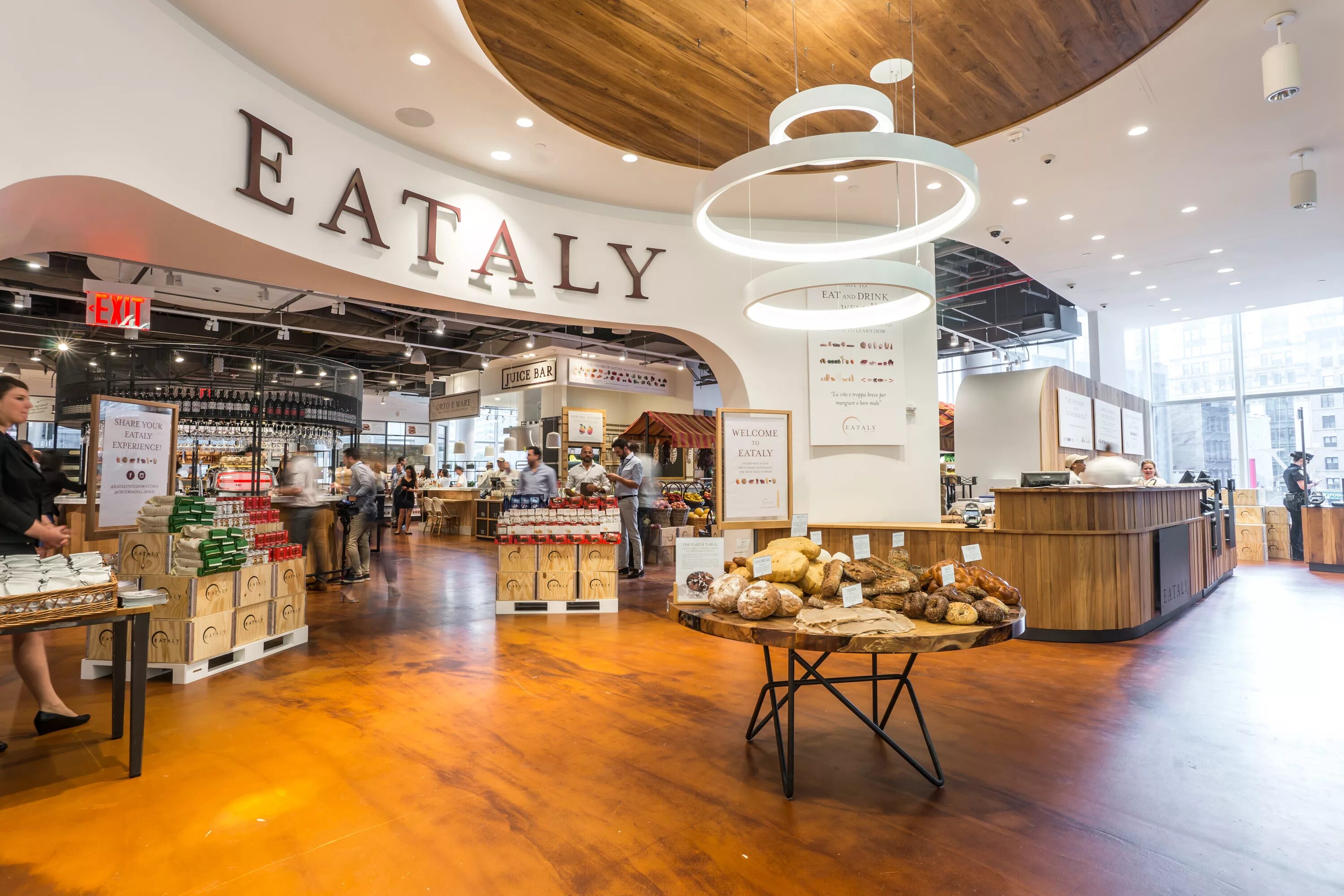 Италии на киевской eataly. Гастрономические центры италии. Итальянский супермаркет в москве на киевской. Нью йорк eataly ресторан. Гастрономический центр eataly.