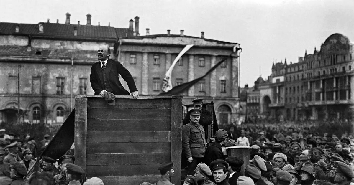 Век после революции. Ленин 1917. Ленин выступление 1917. Речь Ленина в 1917.
