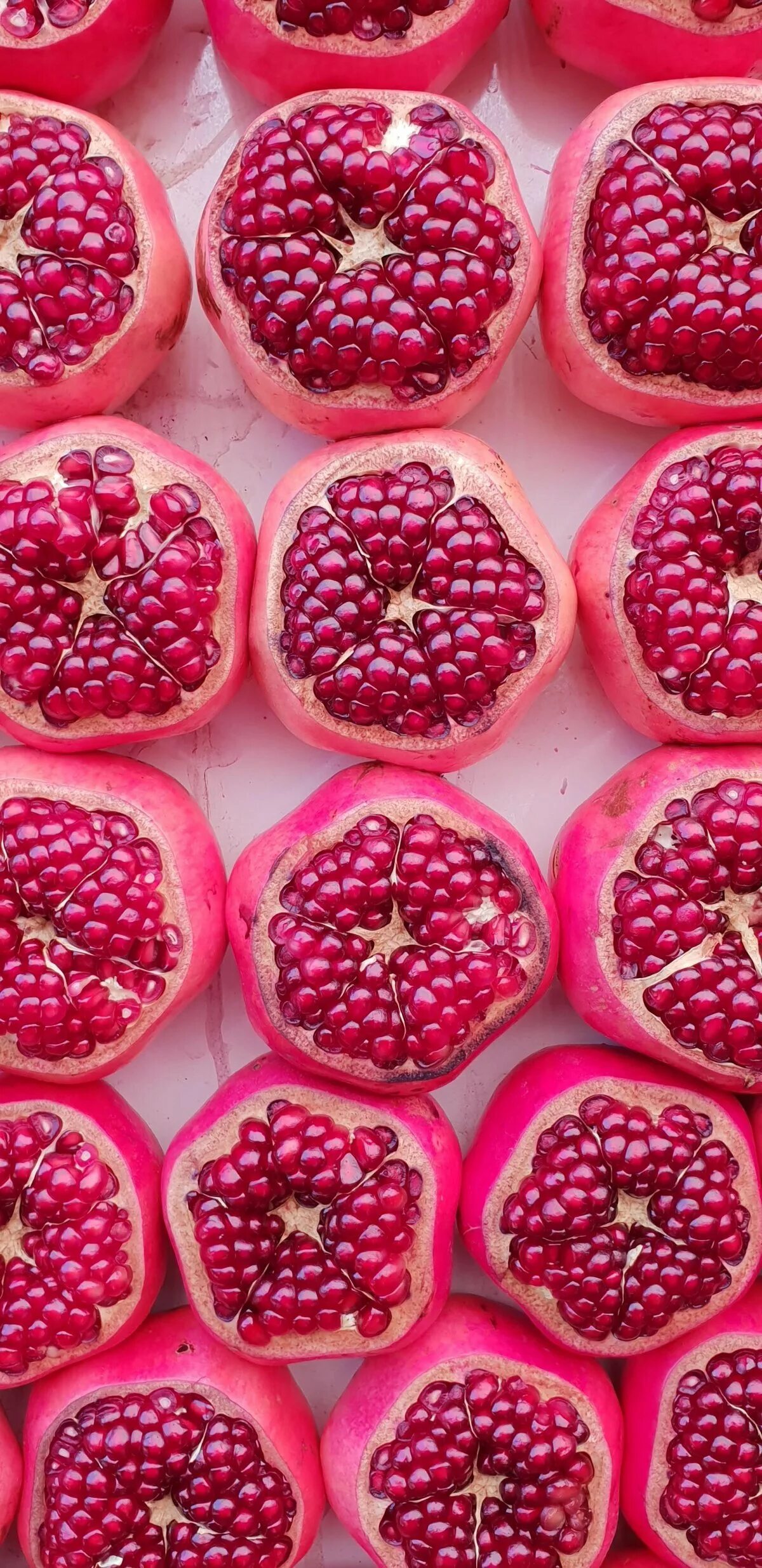 Розовые фрукты фото. Розовый фрукт. Розовые ягоды. Фрукты розового цвета. Розовый маленький фрукт.