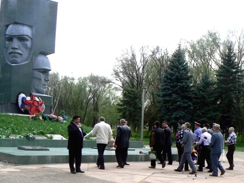 Село Донское Труновский район парк. Вечный огонь Донское Труновский район. Донское вечный огонь Труновского района Ставропольского края. Вечный огонь село Труновское Ставропольский. Гисметео донское ставропольский край