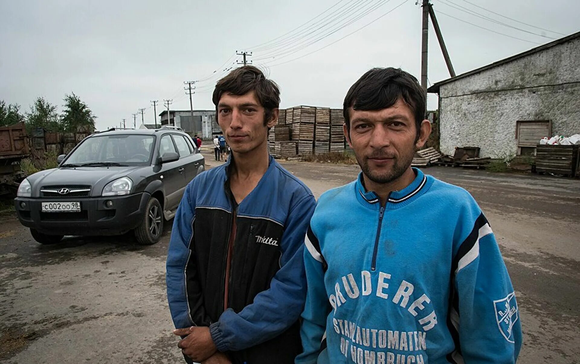 таджики большая. семья в таджикистане. таджикские люди. таджикские мигранты. таджики большая.