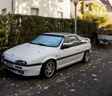 Nissan 100