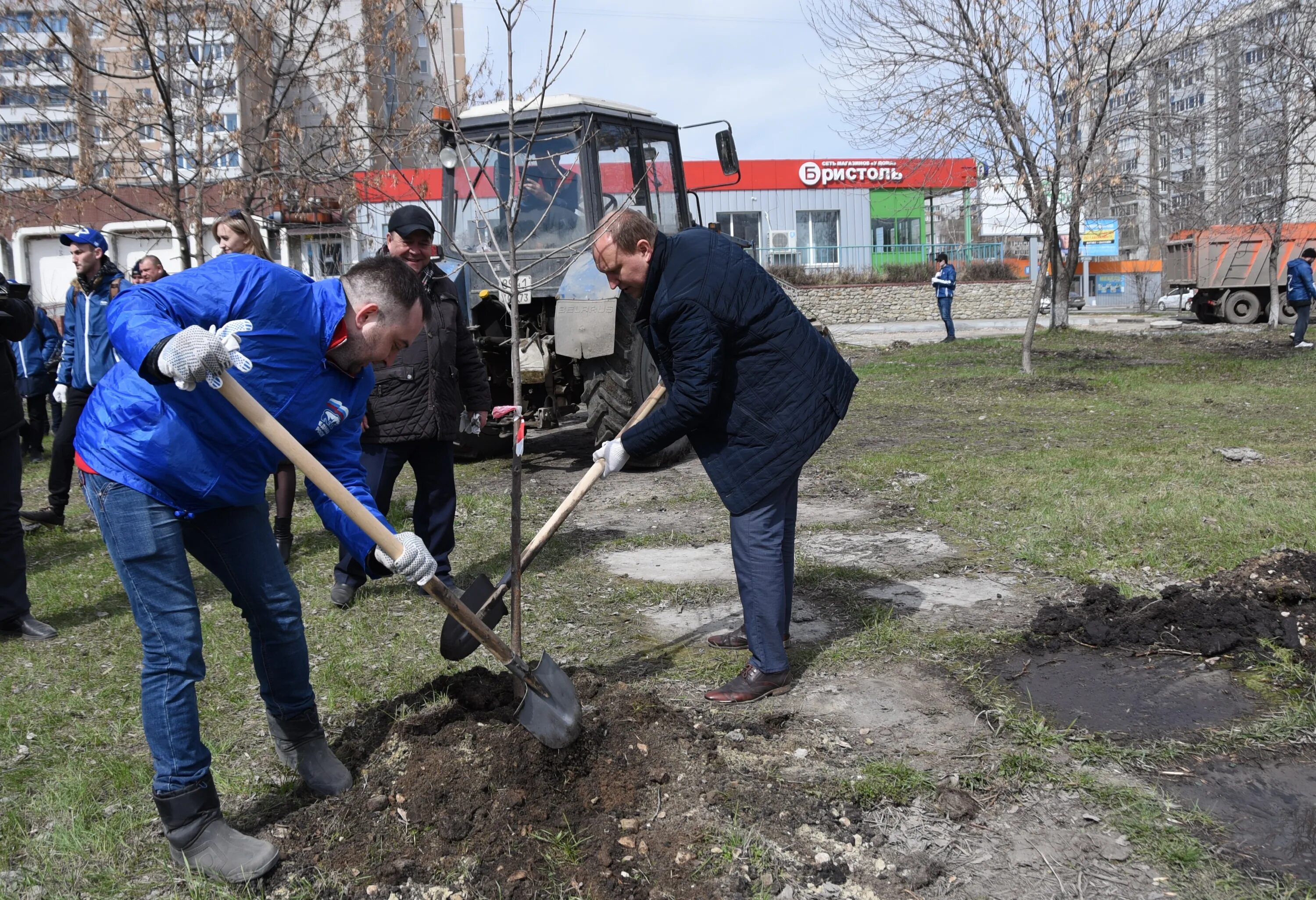 Новость 22 апреля. Субботник 22.04 в Егорьевске. Субботник Ульяновск. 22 Апреля Ленинский субботник. Городской субботник.