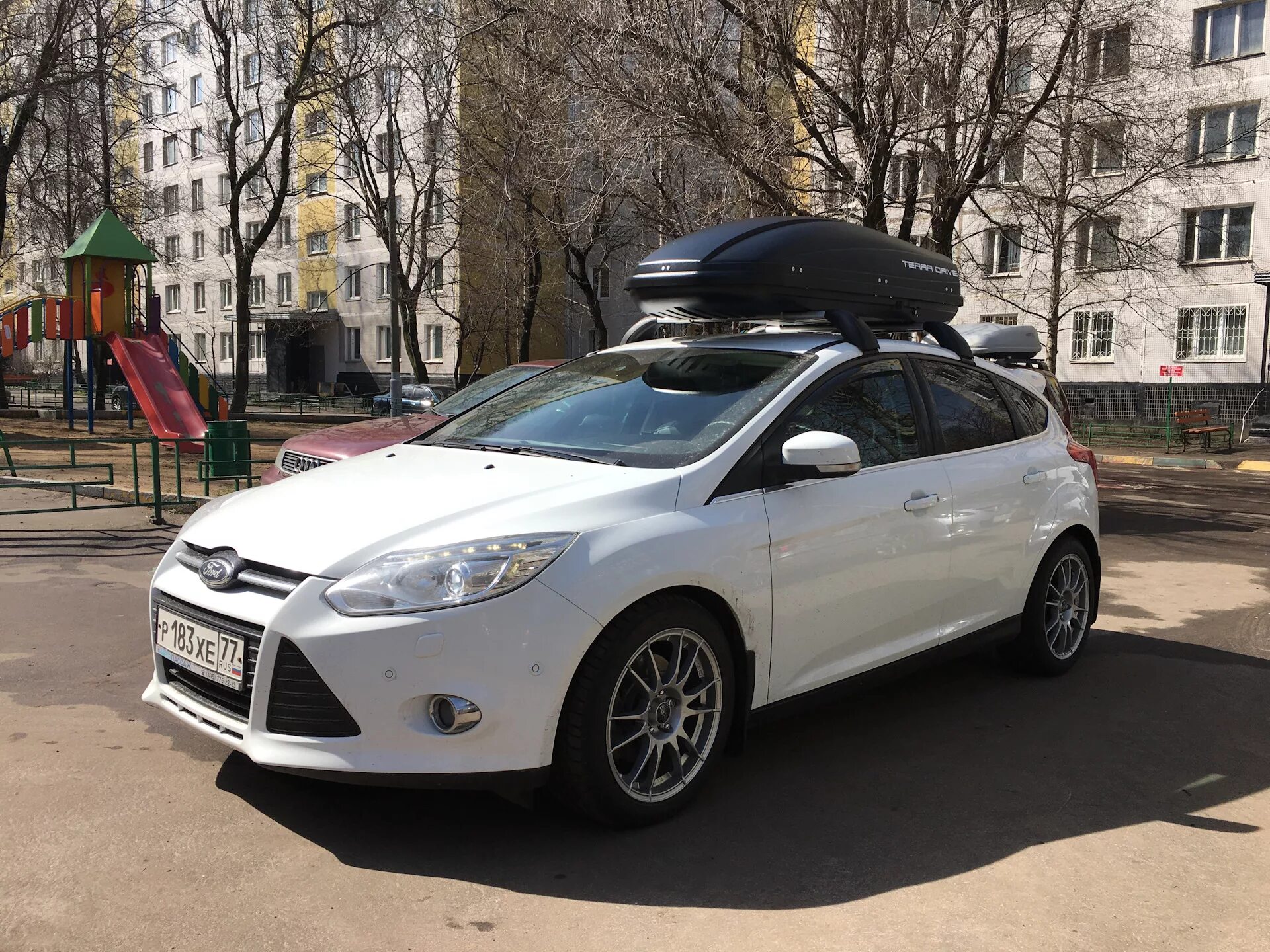 Купить багажник на форд фокус 2. Terra Drive 480 Ford Focus 2. Автобокс на Форд фокус 2 хэтчбек. Багажник на крышу Форд фокус 2 хэтчбек. Форд фокус 2 с автоьоксом.