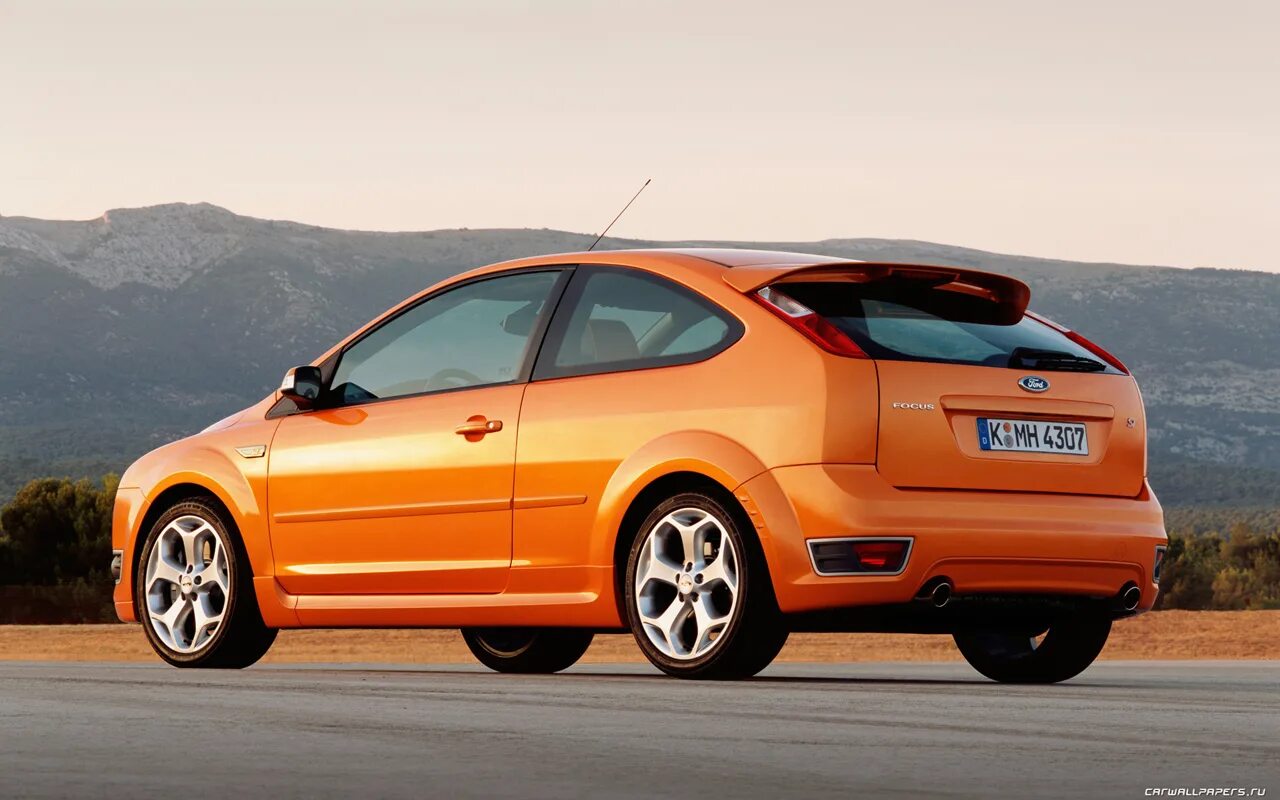 Форд фокус ст 2005. Ford Focus Hatchback 3 Doors 2004. Ford Focus 2 купе 2005. Форд фокус 2 хэтчбек купе.