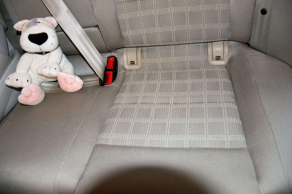 Isofix на заднем сидении. Изофикс приора. 508 задние сидения isofix.