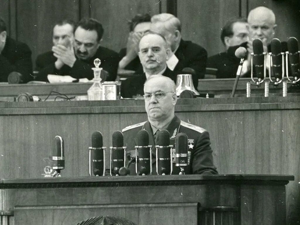 Хрущев 20 съезд Хрущев. Маршал Жуков 1956. Хрущев 1956 съезд. Президиум ЦК КПСС 1956.