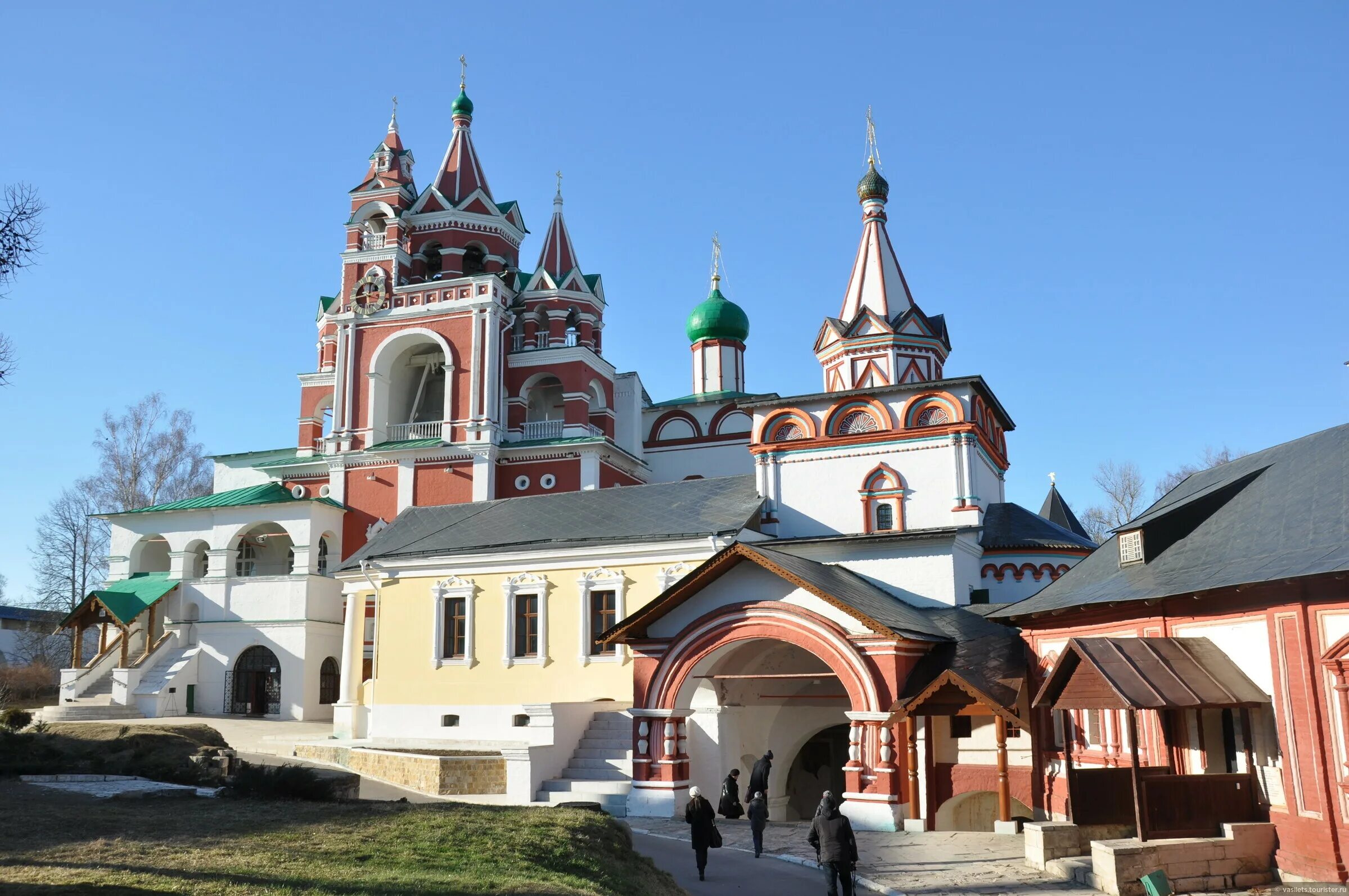 Звенигород московская область отзывы. Звенигород Московская область. Город Звенигород достопримечательности. Звенигород центр города. Звенигород Московская область фото города.