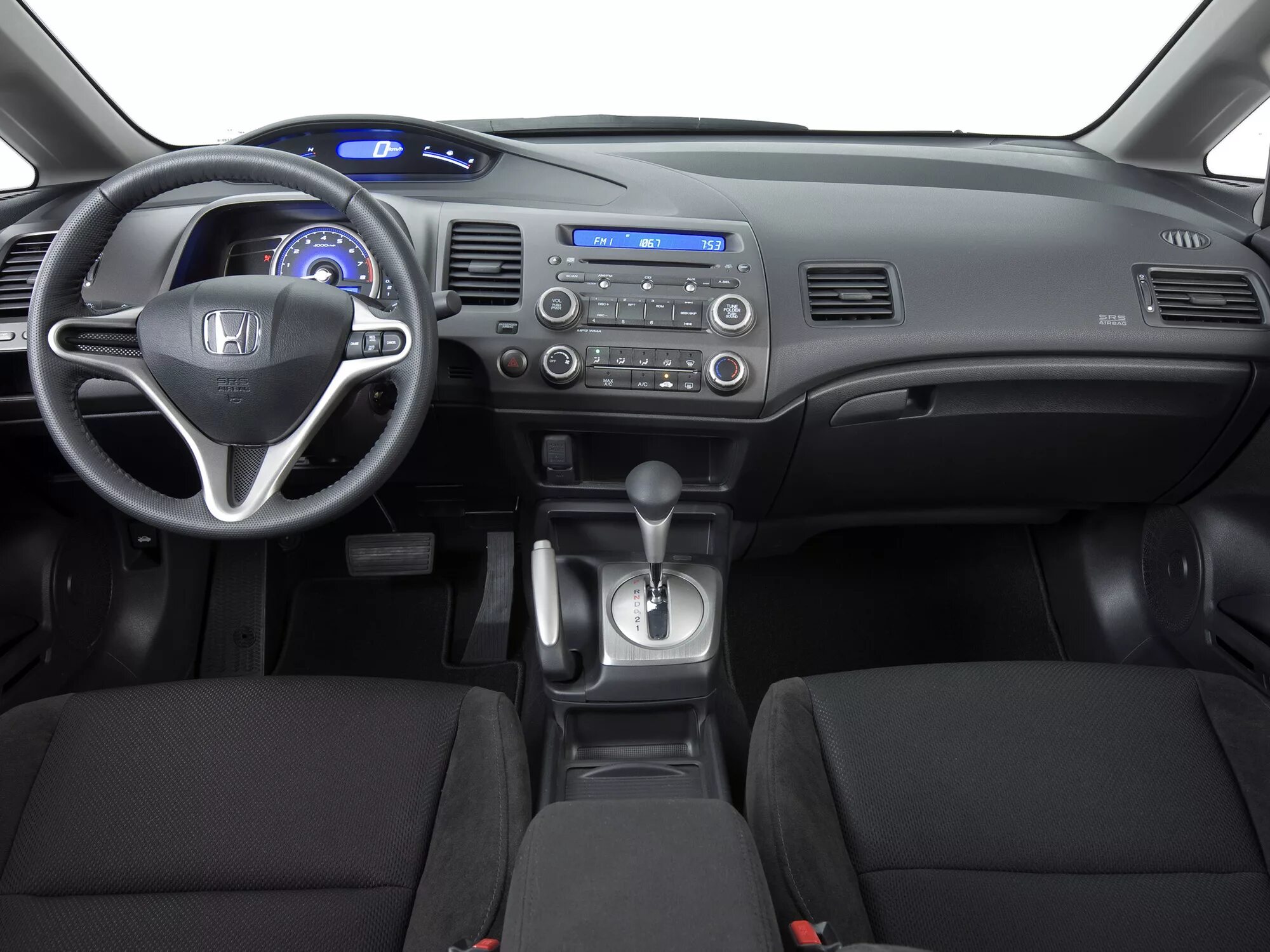 Цивик 4д 8 поколение. Honda Civic 2008 седан салон. Honda Civic 8 салон. Honda Civic 2008 салон. Honda Civic 4d 2008.