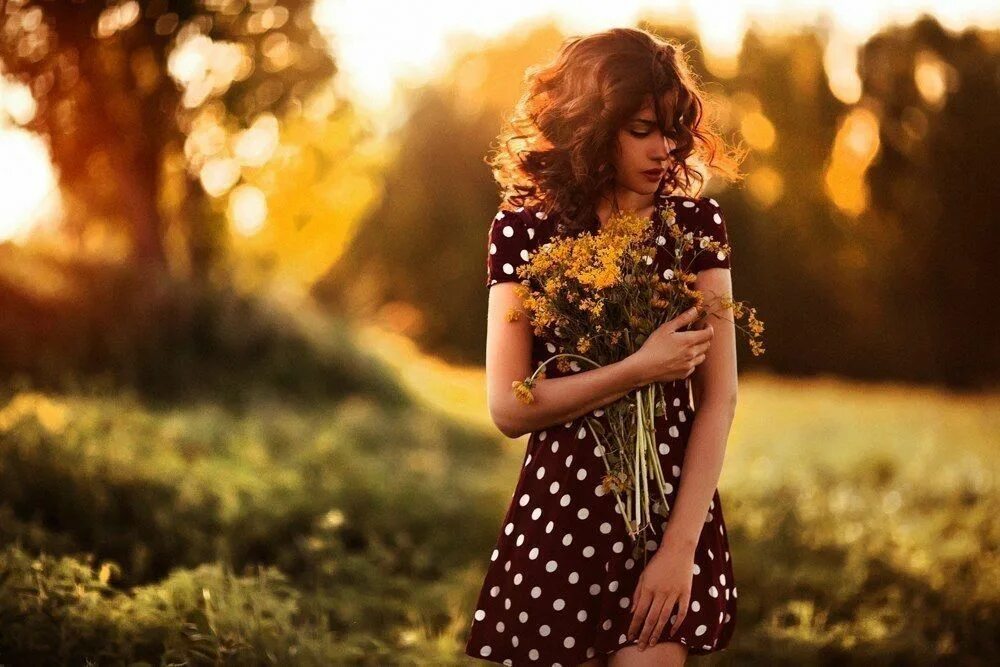 Девушка в платье. Фотосессия девушки на природе. Девушка в платье красивая. Девушка в платье летнем. Сергей конкин и рада рай.