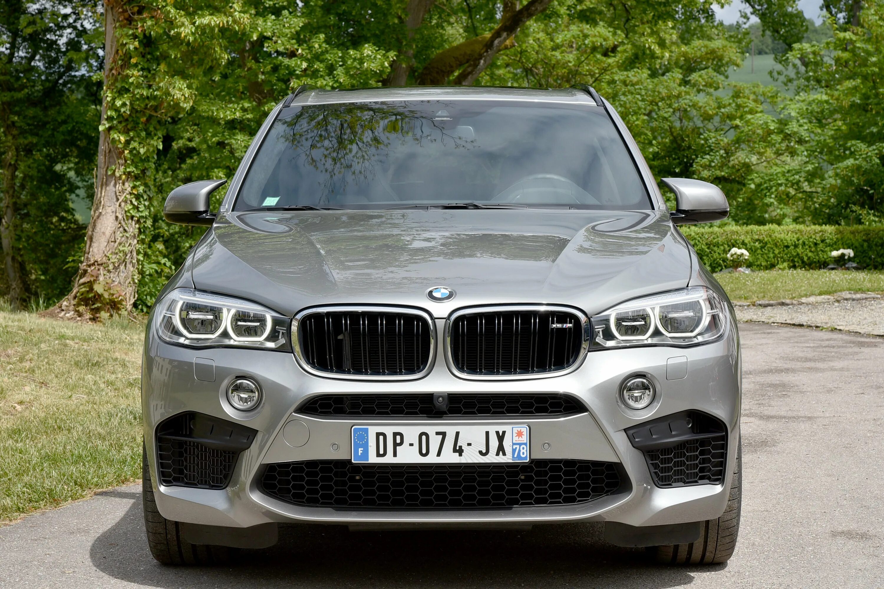 BMW x5m 2015. БМВ Икс 5 ф 15. БМВ х5 ф15 2015. BMW x5m f85 2015. Bmw x5 комплектации