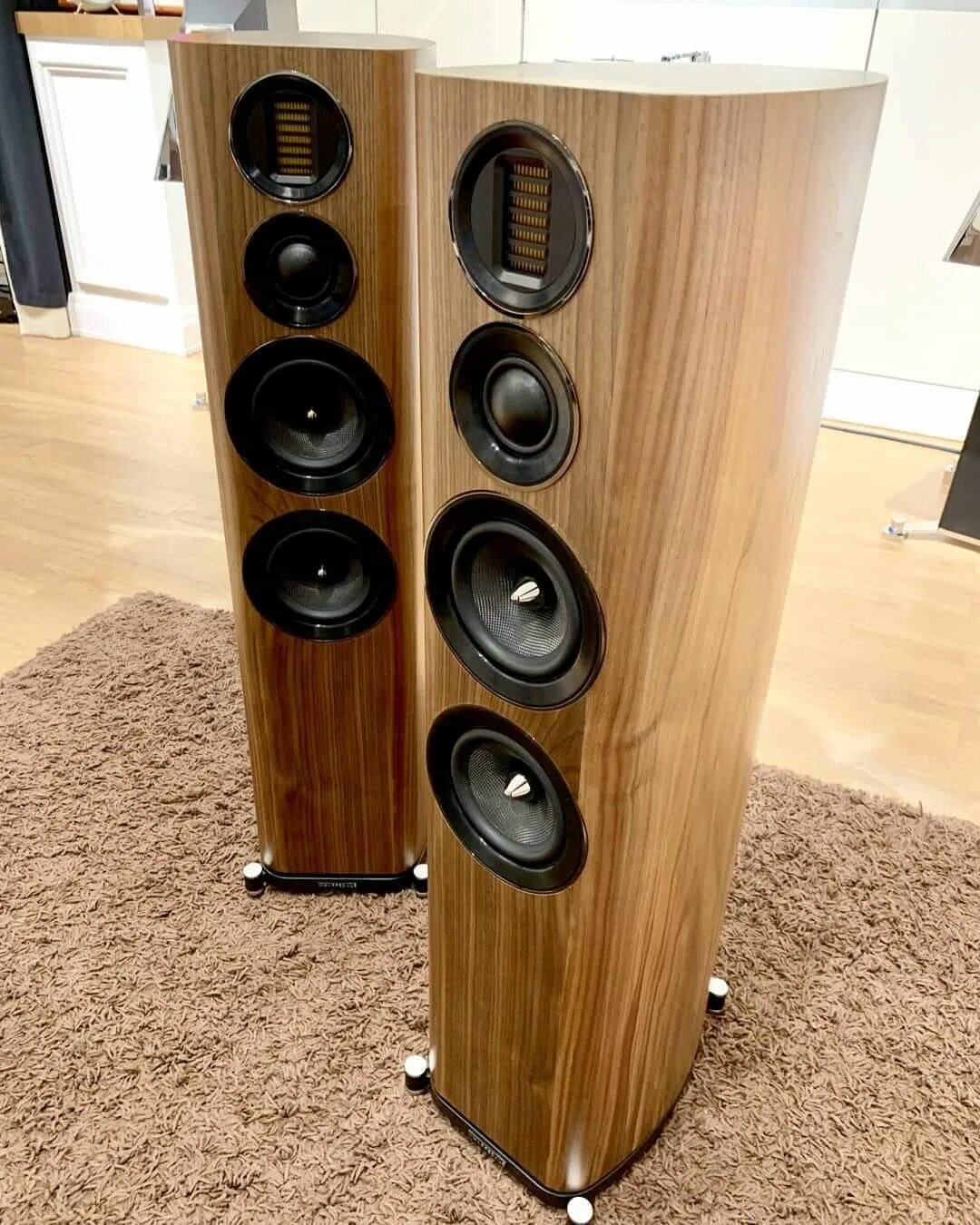 3 black. 4 walnut. 4. акустика wharfedale evo 4. 1 walnut.