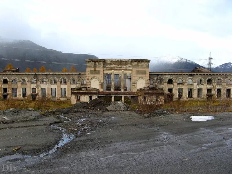 Заброшенный вокзал в городе Кировск. Почему один из самых красивых вокзалов севе