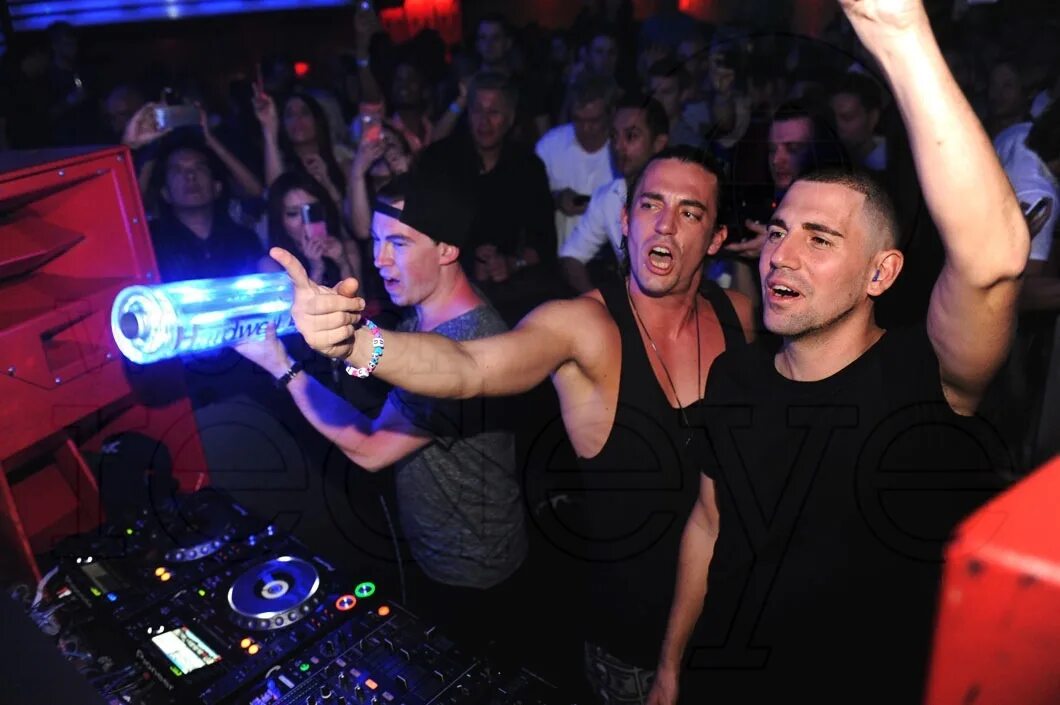 Dimitri vegas like mike 2025. Dimitri vegas &amp; like mike. dimitri vegas fuego.