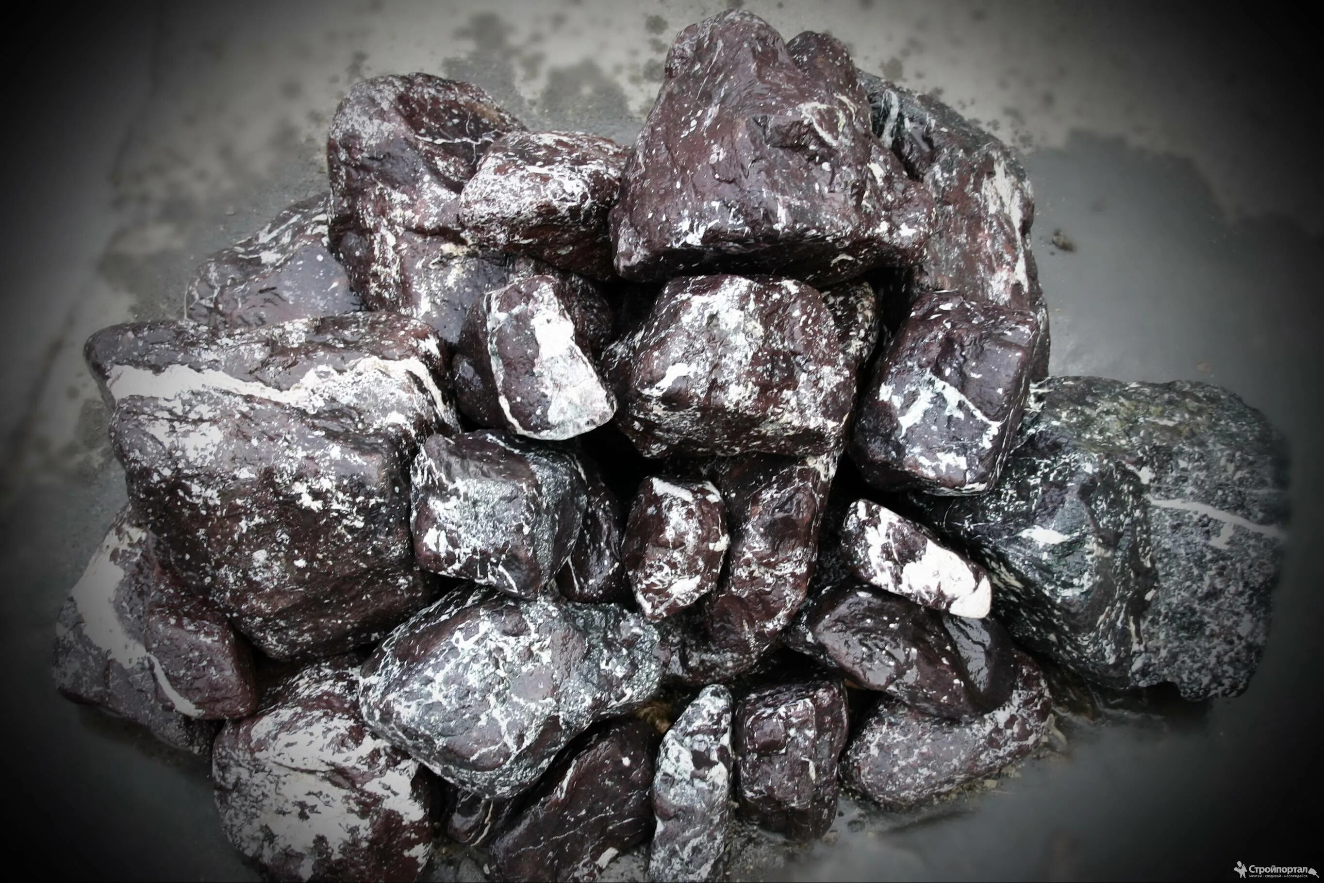 Галька морская окатыш. Каменная древесина. Кытлым грот. Татимахан камень. Особый камень.