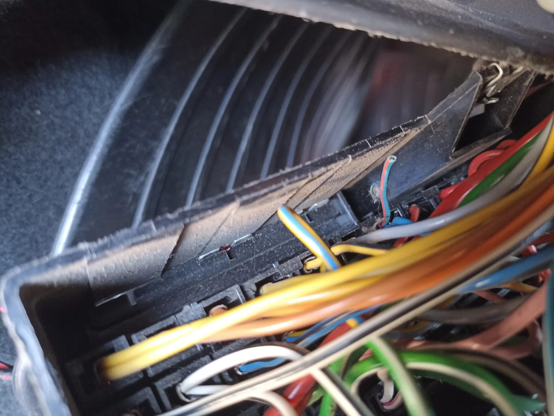 Не работает автосвет. Реле фар приора. Реле автосвета приора 2. Реле автосвета приора. Реле птф приора 2.