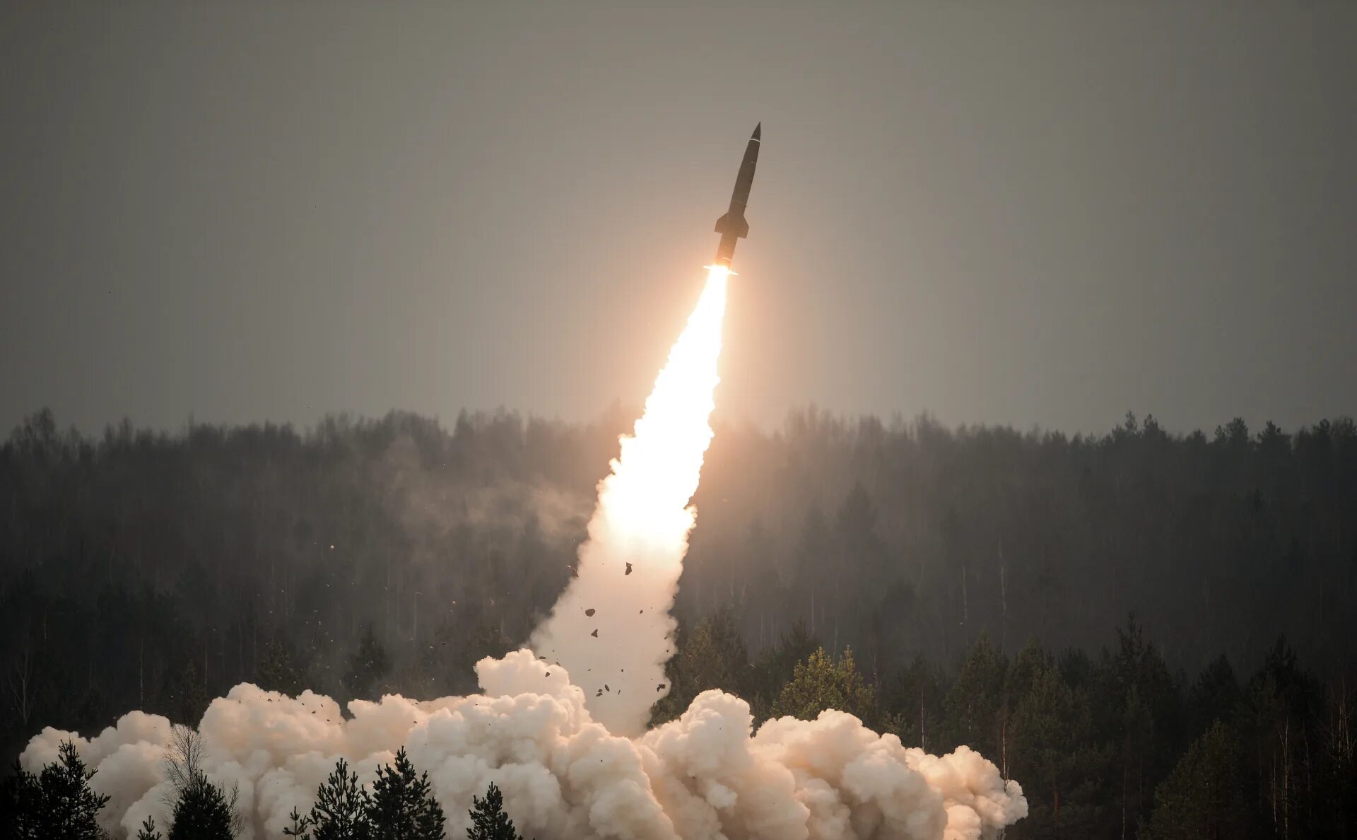 Российские гиперзвуковые ракеты. Российские ракеты. Скад ракета. Ракеты на 40 км. Р-40 ракета воздух-воздух.