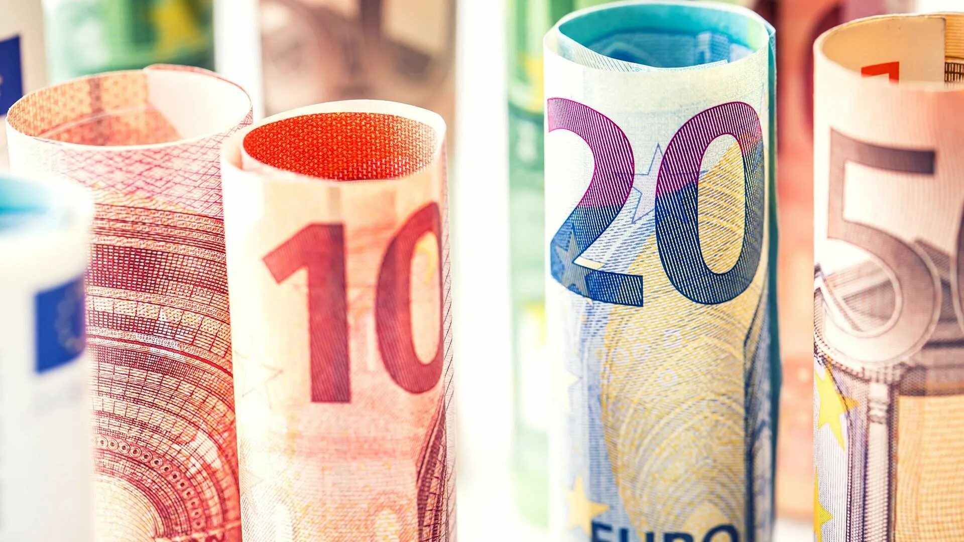 Евро в роллах. Halftime stage одежда. Several hundreds. Обложка альбома люди идут. Ролик euroroll.