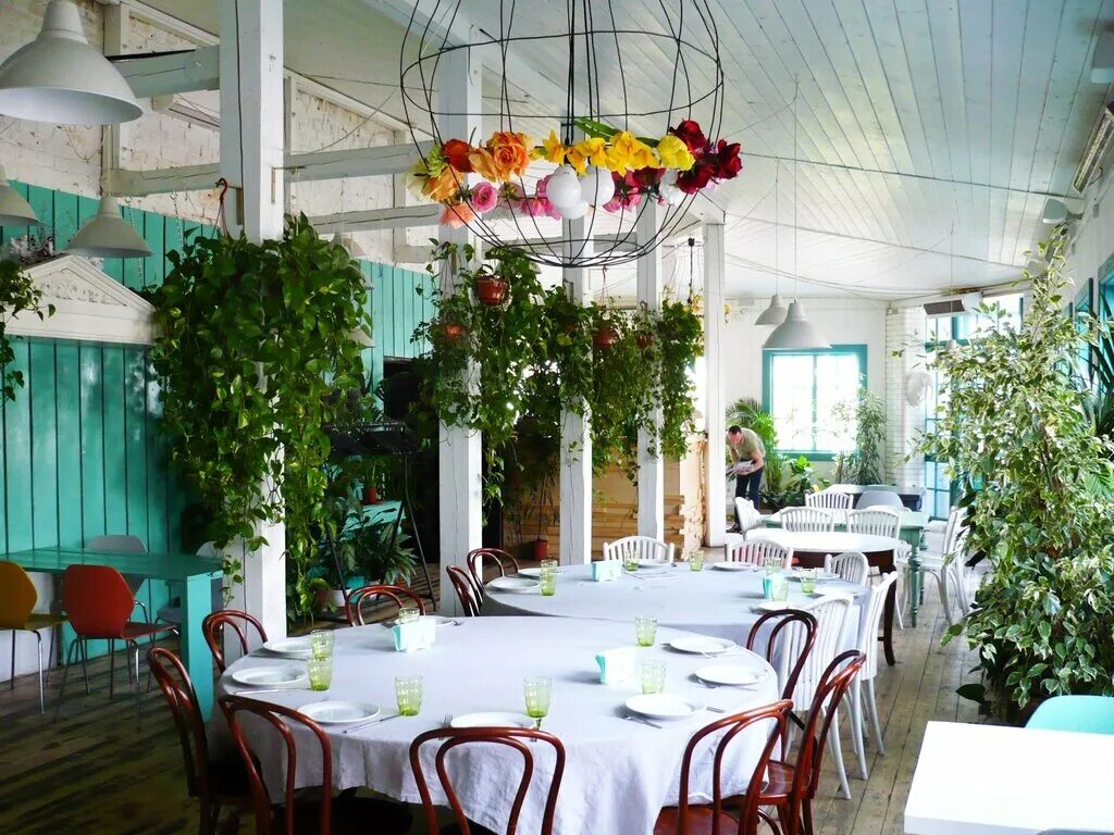 05 в саду эрмитаж. веранда 32,05 эрмитаж. 32 кафе москва. 32 кафе москва. 3205 ресторан сад эрмитаж.