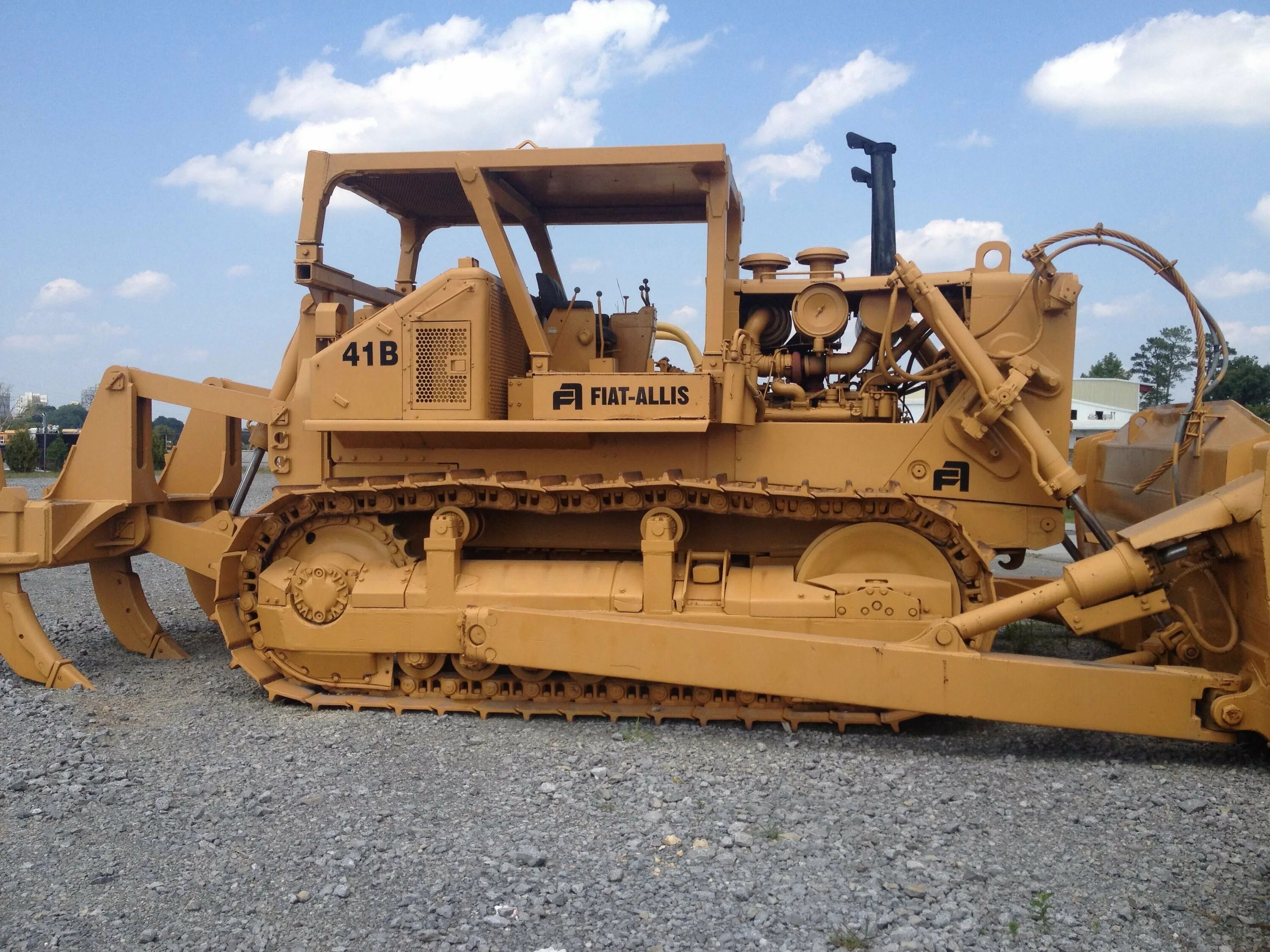 Шантуй 22 бульдозер. Классификация бульдозеров. Технические параметры бульдозера т170. Бульдозер т-20 русский управление. Бульдозер б10м технические характеристики.