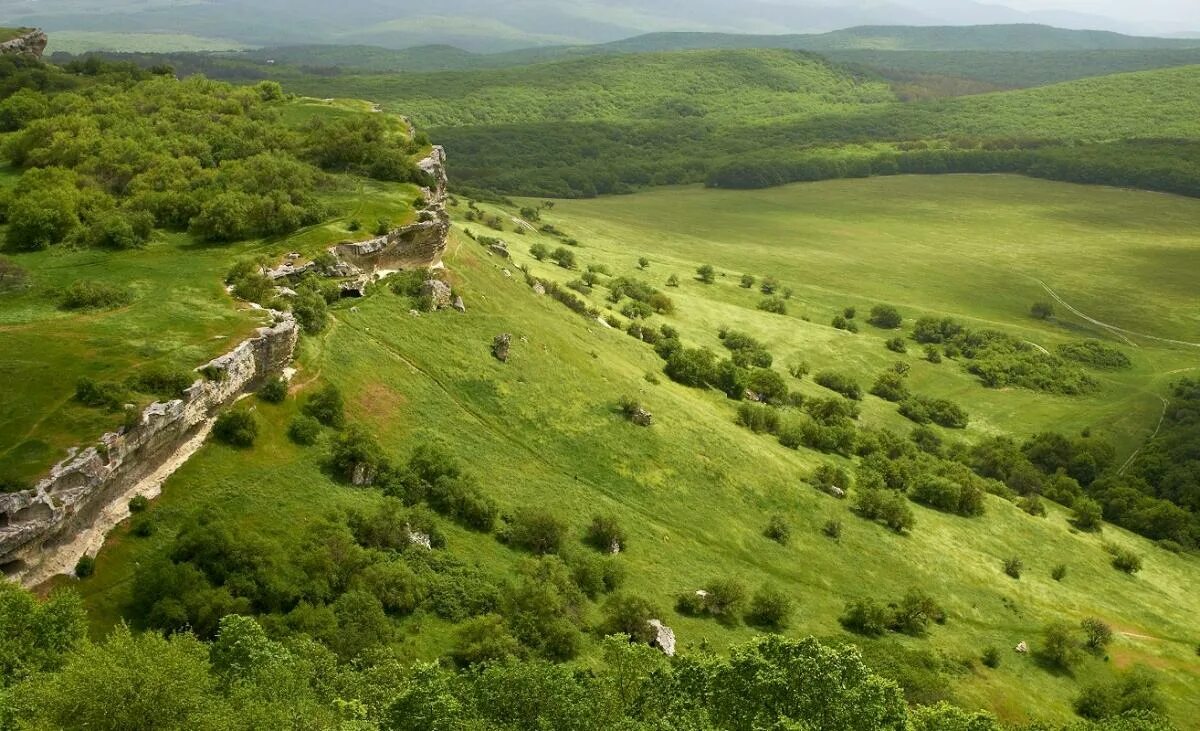 Бакла крым. Пещерный город Бакла. Бакла Бахчисарайский район. Бакла пещерный город в Крыму. Урочище Бакла.