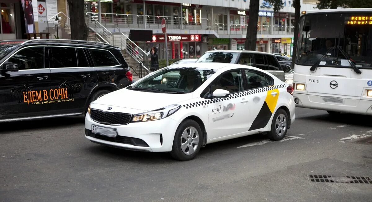 Такси аэропорт Сочи. Таксопарк Сочи. Такси Сочи такси. Авто для такси в Сочи.