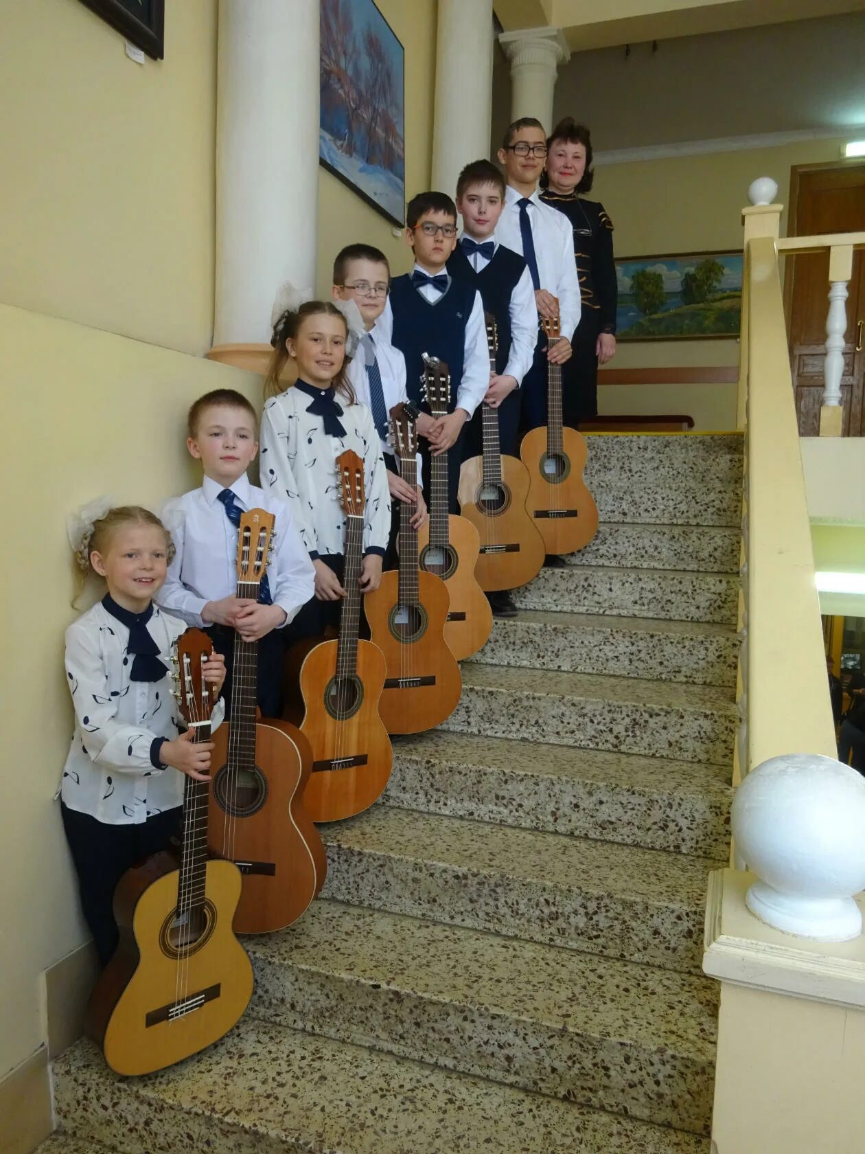 сайт детских музыкальных школ. сайт детских музыкальных школ. детская музыкальная школа канск. девочка в музыкальной школе. занятие в музыкальной школе.