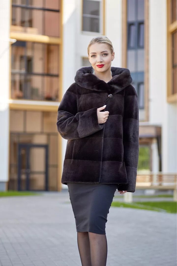 Шуба черная. Шубы кировской меховой фабрики. Шуба норковая москвичка графит. Кировская норка. Шуба норковая фасон бабочка.