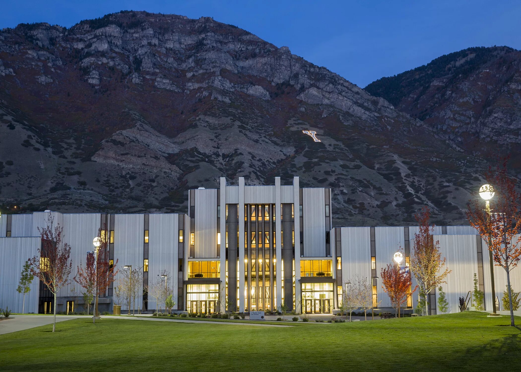 Brigham young University университет. Университет в прово штат Юта. Прово Юта США. BYU.