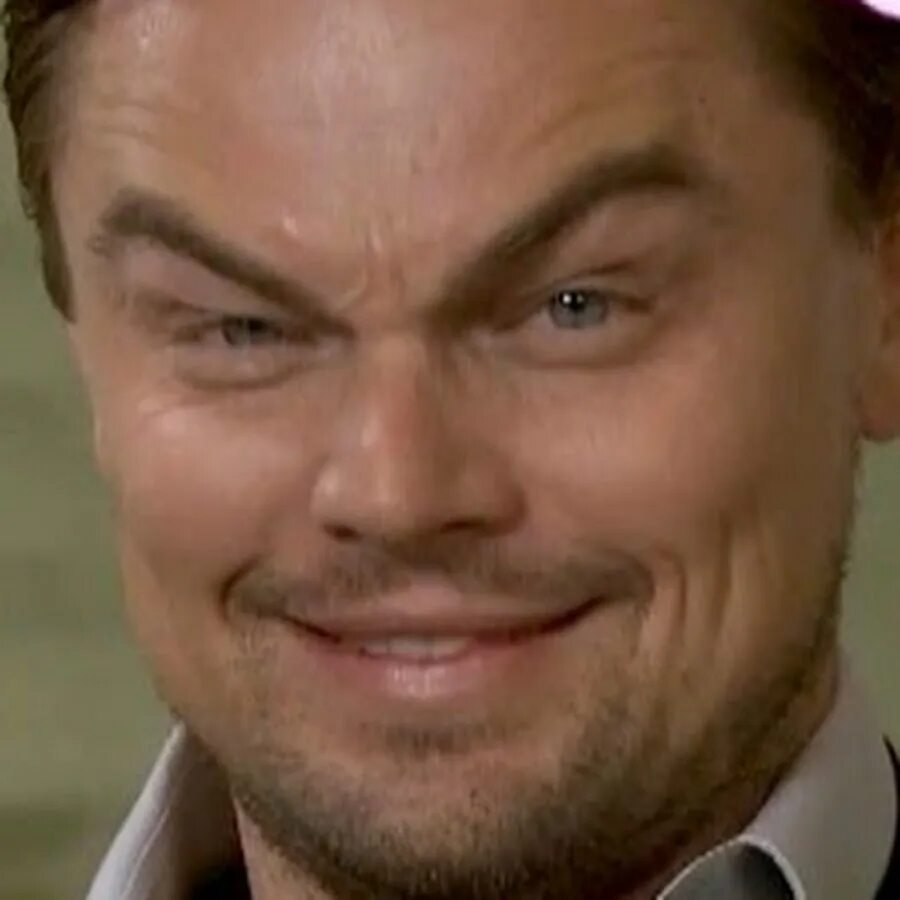 Дуэйн джонсон бровь. He raised an eyebrow. Портрет молодого мужчины. Закари куинто стартрек. He raised an eyebrow.