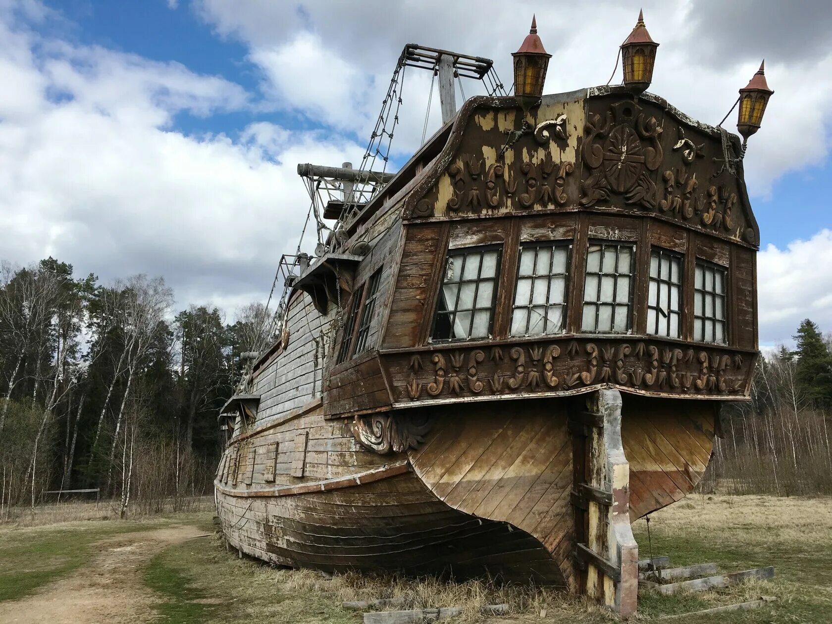 Киногород Piligrim Porto. Солнечногорск Киногород Пилигрим. Piligrim Porto в Солнечногорске. Киногородок в Подмосковье Пилигрим.