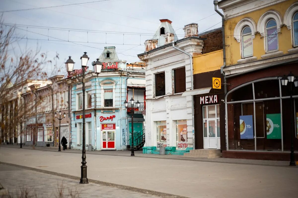 Понедельник в городе иркутске. Ул Урицкого Иркутск. Пассаж Иркутск. Пассаж Иркутск улица Урицкого. Фурье 16 Иркутск.