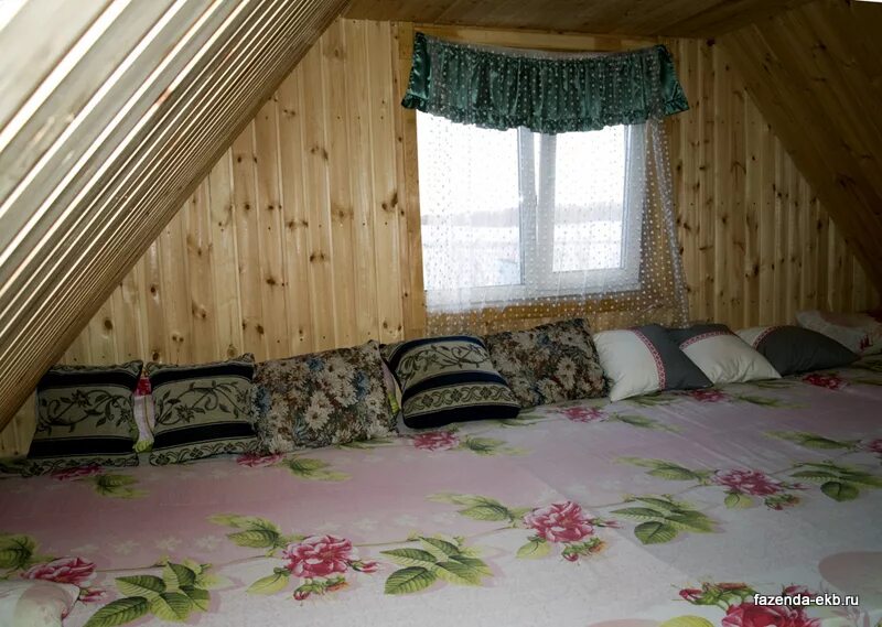 Домик снять в каргаске фазенда. Два деда фазенда екатеринбург. Фазенда мансарда солнечные нити. Фазенда баня. Баг фазенда.