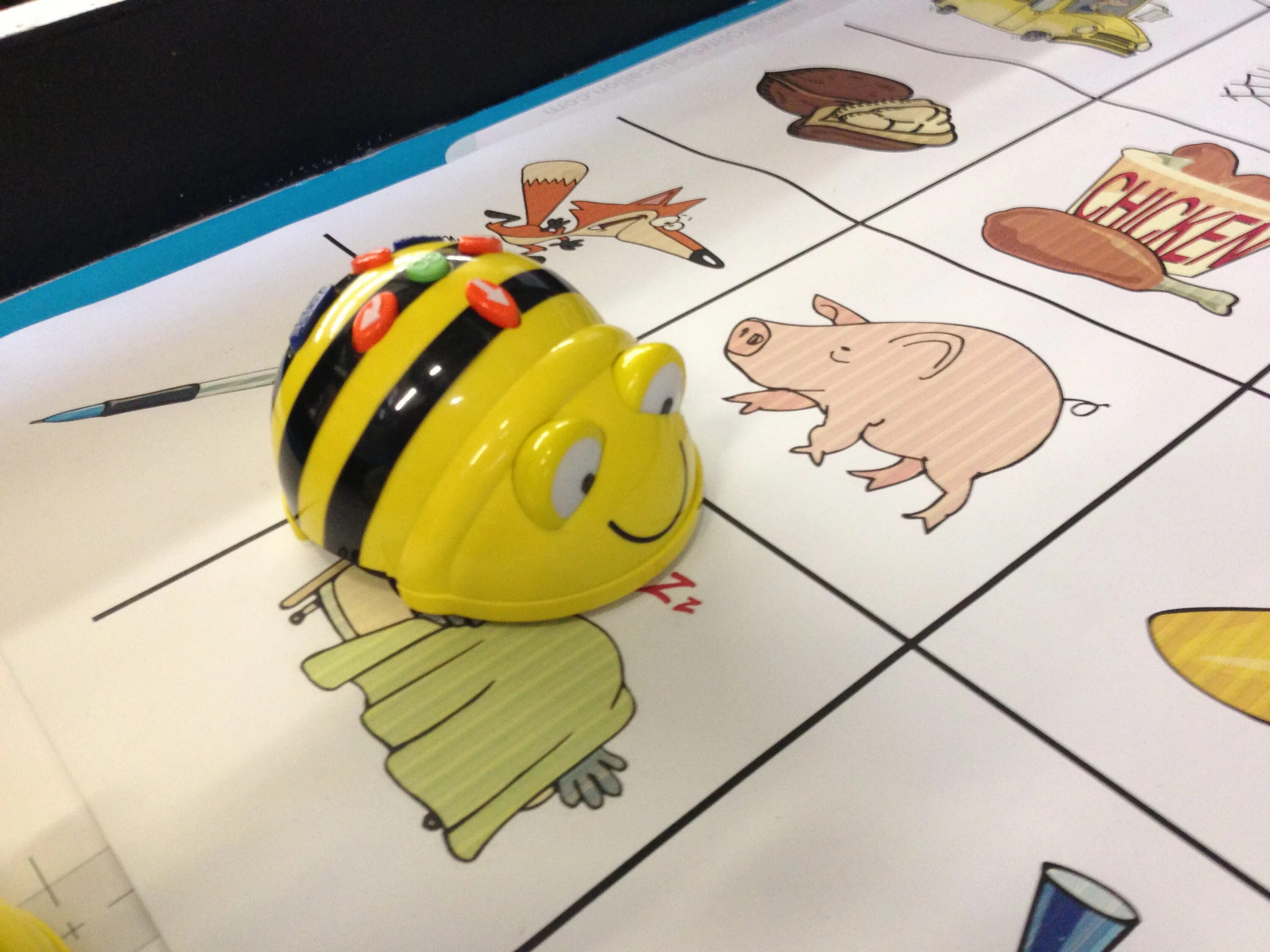 Логоробот пчелка. Робот пчела bee-bot. логоробот пчелка (bee-bot). мини-робот bee-bot пчёлка. логоробот пчелка (bee-bot): коврик.